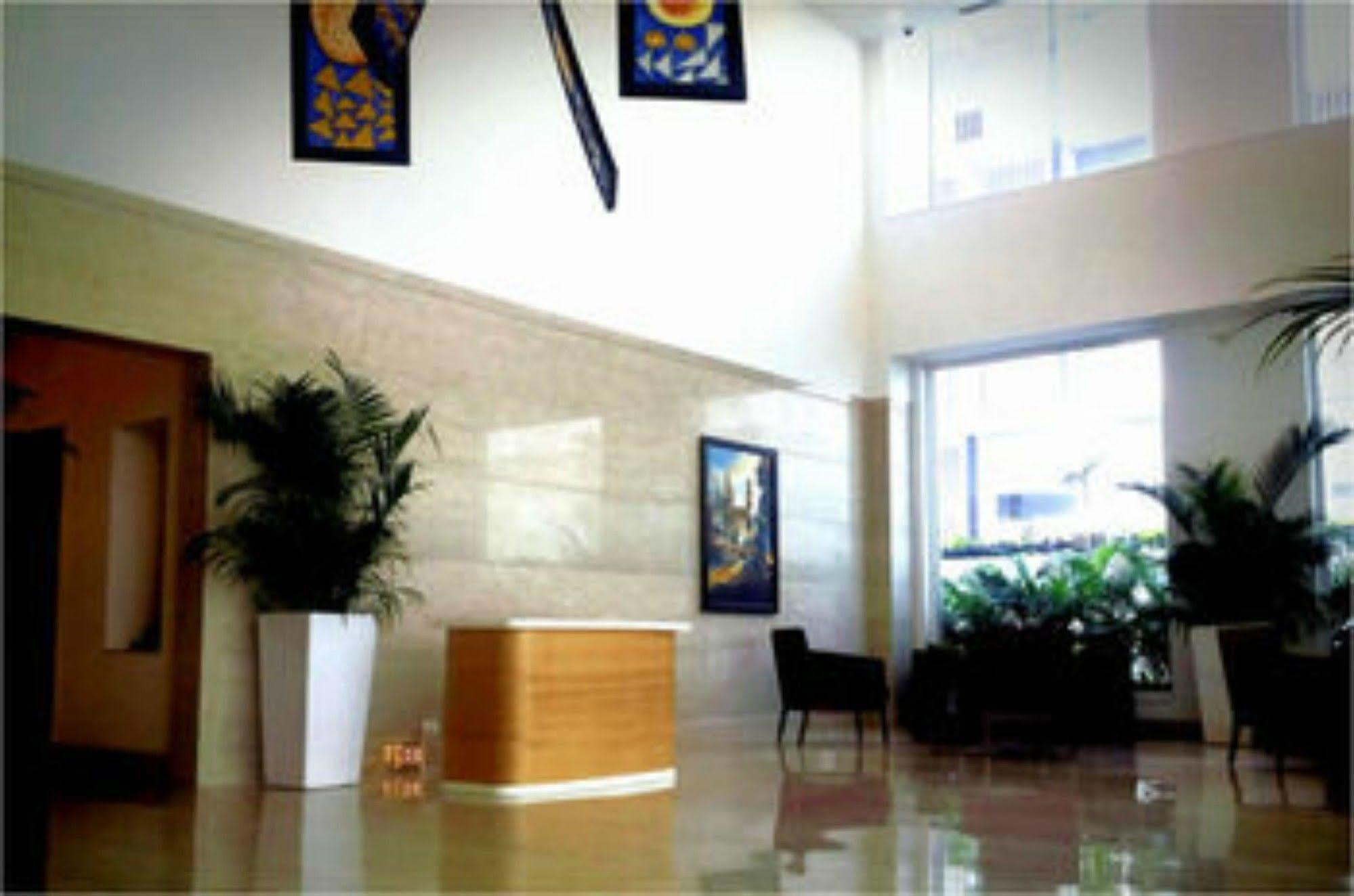 Lemon Tree Hotel, Gachibowli, Hyderabad Luaran gambar